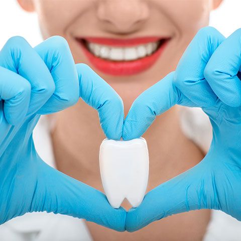 بهترین دکتر دندانپزشکی در تهران با بیش از چندین سل تجربه
